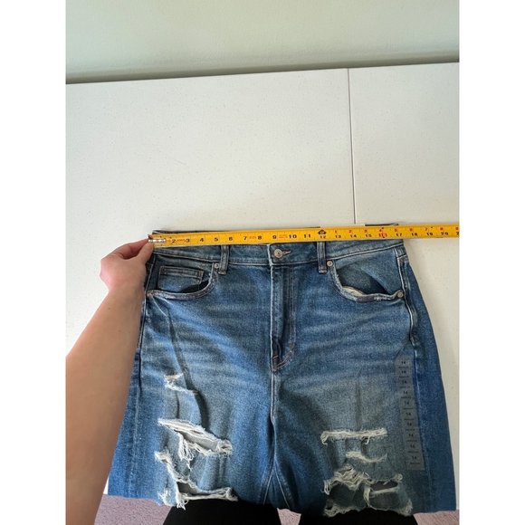 American Eagle Womens Blue Ripped Mom Jeans SIze 14 Stretch Distressed Denim - Picture 8 of 13